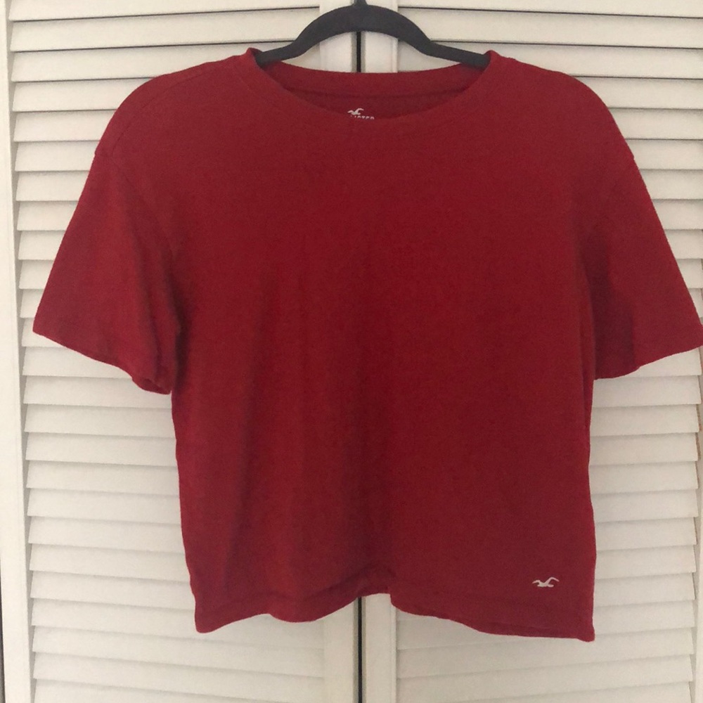 Red Hollister t-shirt